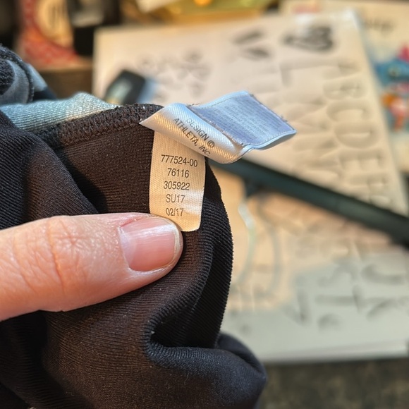 Athleta Be Free Leopard Print Bike Shorts - Picture 6 of 6